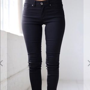 Active USA stretchy black skinny pants